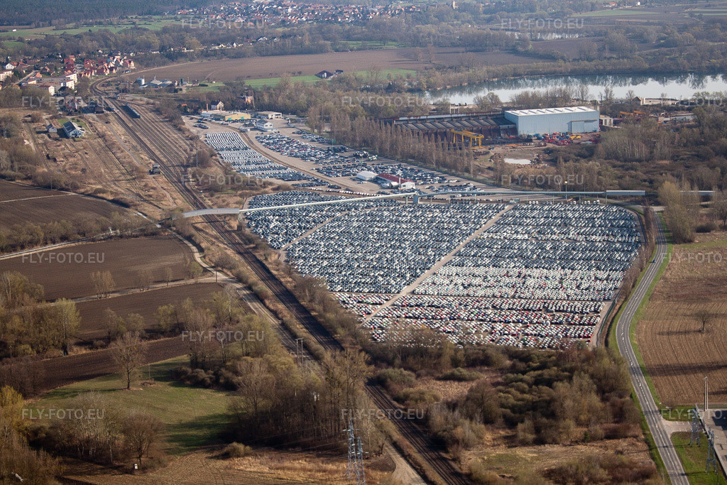 Vue aérienne: Port à Mothern dans le département Bas Rhin, France – .Photo: IMG_25632.jpg prise le 02/04/2010 par Werner Riehm/FLY-FOTO.eu – Résolution de l'original: 4752 x 3168 px