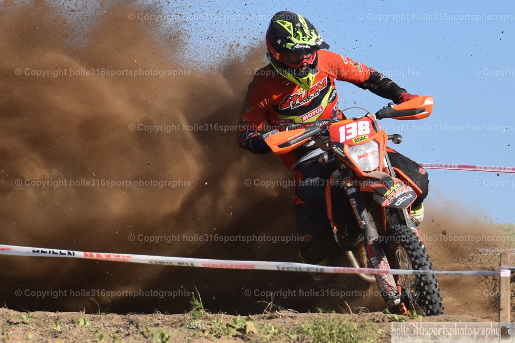 DSC_0471 | Sportfotografie , Motorsport, Motoross, Reitsport, Mointainbike, Enduro,
Landschaft , Outdoor, Eventfotografie, Landschaft, Bilder online bestellen - Realisiert mit Pictrs.com