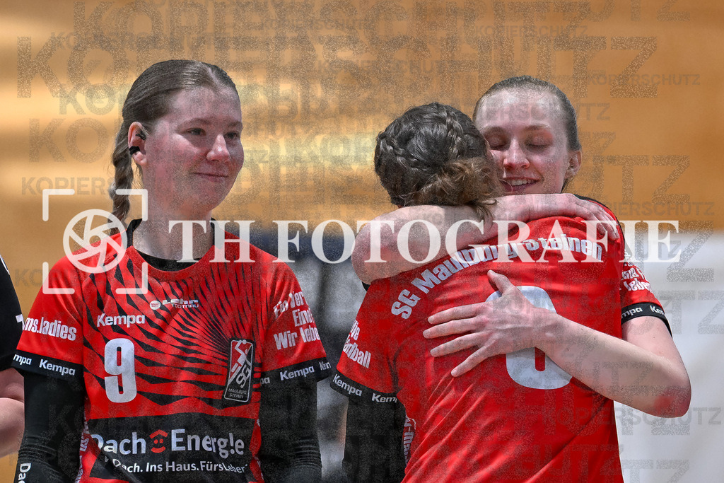 GER, SG Maulburg/Steinen - HB Kinzigtal, Frauen-Handball, Oberliga Suedbaden, 21. Spieltag, Saison 2024/2025, 06.04.2025 | Tamara Posovzky (SG Maulburg/Steinen, #09), Amely Haas (SG Maulburg/Steinen, #10), Celina Schick (SG Maulburg/Steinen, #08)GER, SG Maulburg/Steinen - HB Kinzigtal, Frauen-Handball, Oberliga Suedbaden, 21. Spieltag, Saison 2024/2025, 06.04.2025Foto: TH Fotografie/Thomas Hess