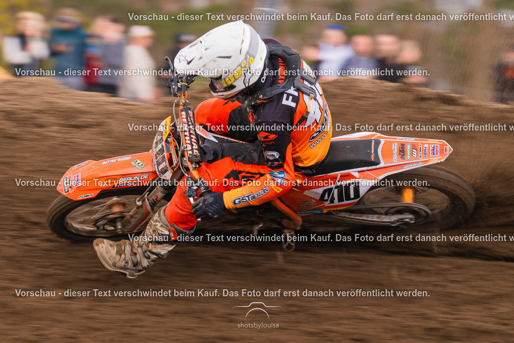 04_13_Bensdorf_85-3419 | Sportfotografin aus Berlin-Brandenburg mit Fokus auf Motocross. Ich halte deine sportliche Leistung und echte Emotionen auf und neben der Strecke professionell fest. Entdecke die Fotos von deinem Rennen und bestelle sie direkt hier im Shop.