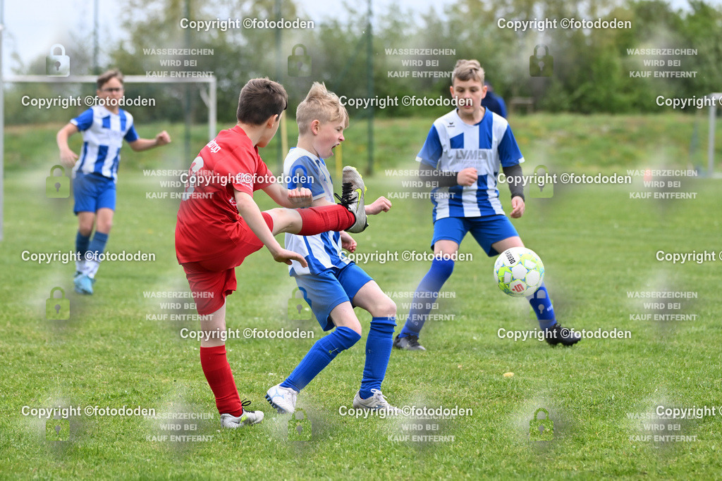 DSC_0092 | TSV Holtrop (rot) - TuS Holtriem I (blau,weiß) 