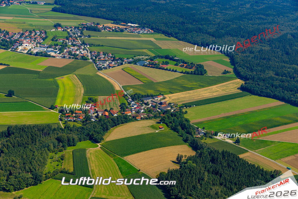 Das Luftbild zeigt : Frotzhofen Anzing - Die Luftaufnahme wurde 2024 vom UL-Flugzeug aus erstellt ( keine Drohne ) - Hochauflösende Luftaufnahme - Für grossformatige Ausdrucke geeignet. Die Geschenkidee !Mit Lizenz und Bildrechte bestellbar