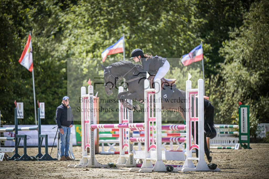 DOS_5701 | Entdecke hochwertige Reitturnierfotos von Foto Oger. Professionell, emotional und authentisch – jetzt Lieblingsmomente im Shop bestellen.Deutschlandweite Turnierfotografie. - Realisiert mit Pictrs.com