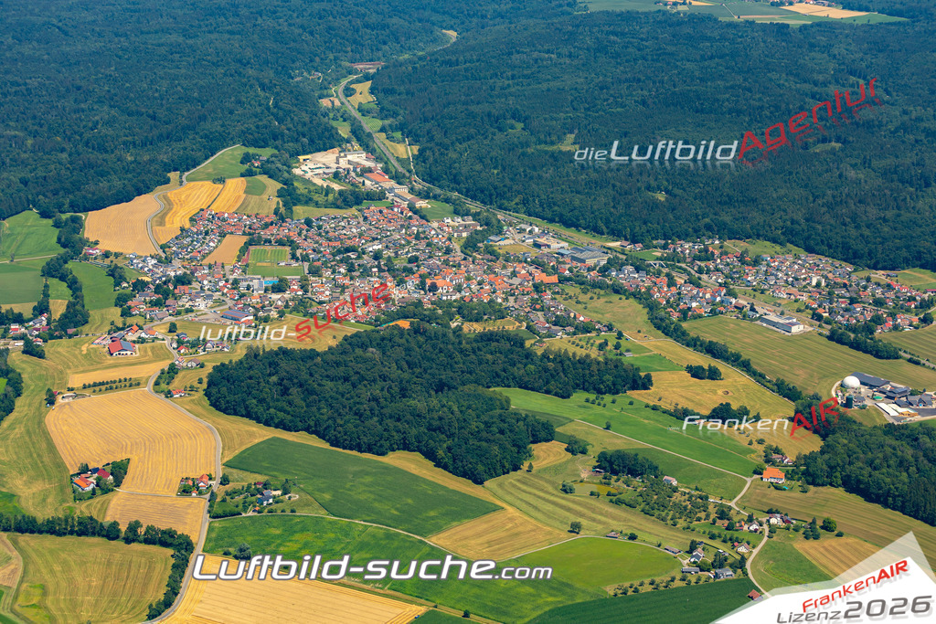 Aktuelles Luftbild von  Wolpertswende - Die Luftaufnahme wurde 2022 mittels UL-Flugzeug erstellt ( keine Drohne ) - hochauflösende Kamera-Systeme von  Canon -Beste Qualität - Für grossformatige Ausdrucke geeignet. Die Geschenkidee !