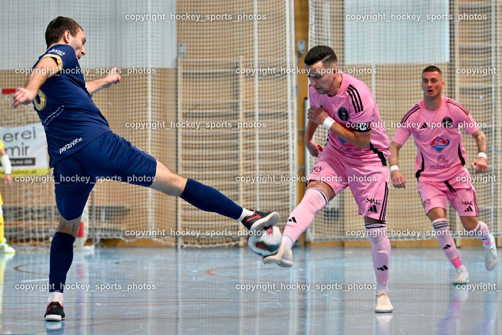 Carinthia Flamengo Futsal Club vs. Futsal Klagenfurt | #8 Marko Sarkovic Futsal Klagenfurt, #7 Enes Brdjanovic Carinthia Flamengo, #24 Zoran Vukovic Carinthia Flamengo, Carinthia Flamengo Futsal Club vs. Futsal Klagenfurt, Carinthia Flamengo Futsal Club vs. Futsal Klagenfurt am 01.12.2024 in Klagenfurt (Ballspielhalle Viktring), Austria, (Photo by Bernd Stefan)