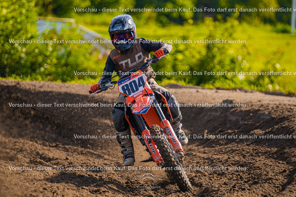 09_20_LM_Schenkenhorst-8132 | Sportfotografin aus Berlin-Brandenburg mit Fokus auf Motocross. Ich halte deine sportliche Leistung und echte Emotionen auf und neben der Strecke professionell fest. Entdecke die Fotos von deinem Rennen und bestelle sie direkt hier im Shop.