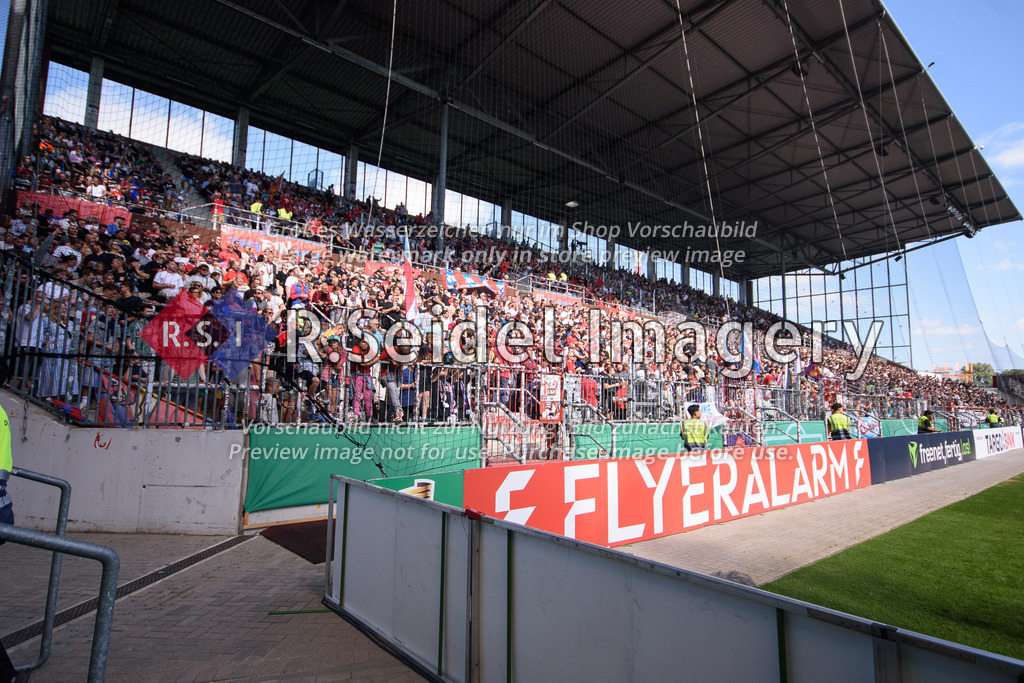 RS-1-132488 | Fanblock der Norderstedter auf der Nordtribüne