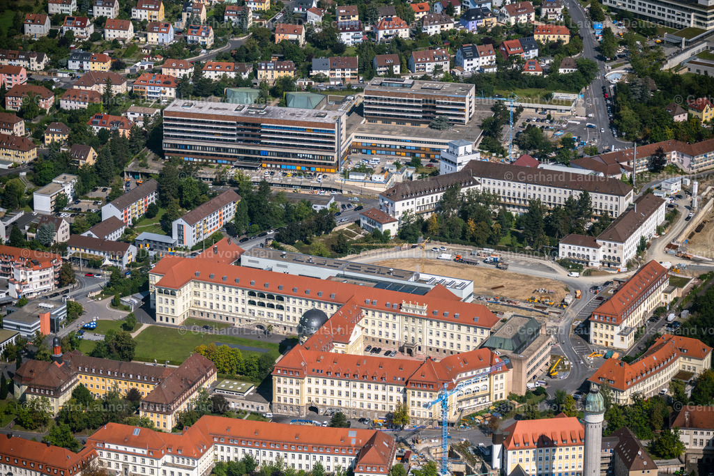 4050619 | Universitätsklinikum Würzburg, ein Klinikum der Medizinischen Fakultät der Julius-Maximilians-Universität Würzburg und ein Krankenhaus der Maximalversorgung.