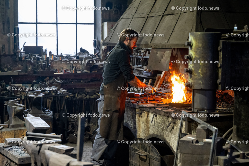 Molln_ Schmiede_ 02.12.2025-63 | 02.12.2025, MOLLN, AUT, Kunstschmiede Schmidberger im Bild Themenbild, Kunstschmiede, Georg Schmidberger