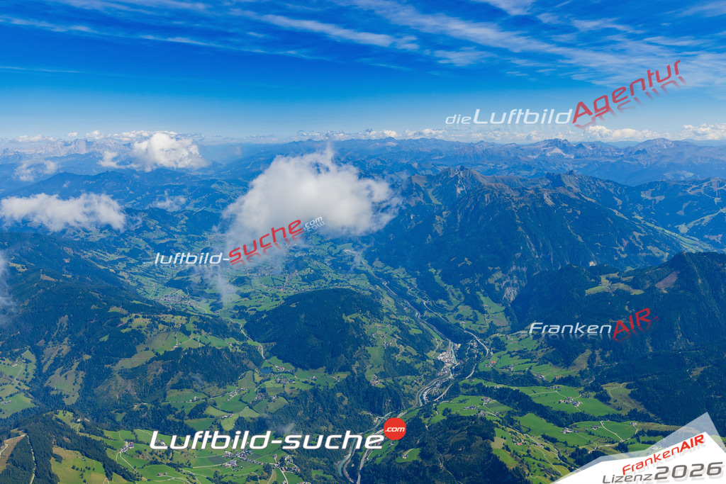 Luftaufnahme von Lend - Die Luftaufnahme wurde 2025 vom UL-Flugzeug heraus erstellt ( keine Drohne ) - Hochauflösende Luftaufnahme - für professionelle Ausdrucke geeignet. Die Geschenkidee !Mit Lizenz und Bildrechte bestellbar