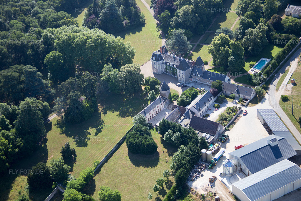 Luftbild: Ortsansicht in Landes-le-Gaulois im Bundesland Loir-et-Cher in Frankreich. Foto: IMG_082248.jpg vom 20.06.2015 durch Werner Riehm/FLY-FOTO.de