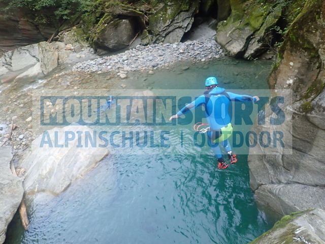 P9200055 | Bestelle die Bilder deines Berg- oder Wasser-Abenteuers mit Mountain Sports bequem von zu Hause aus direkt über unseren Online Fotoshop von pictrs.com. - Realisiert mit Pictrs.com