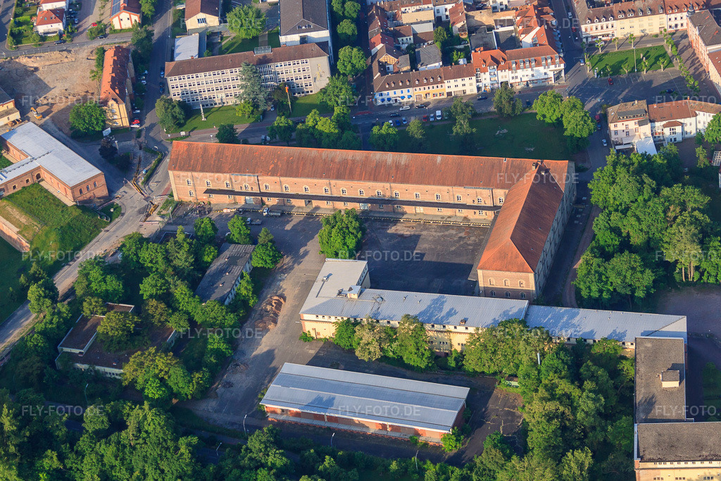 Luftbild: An Fronte Diez in Germersheim im Bundesland Rheinland-Pfalz in Deutschland. Foto: IMG_64909.jpg vom 18.05.2014 durch Werner Riehm/FLY-FOTO.de
