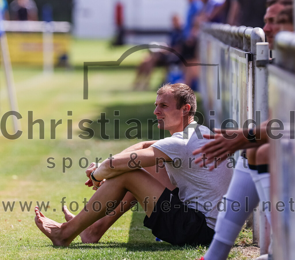 2023-07-22_031_FC_Eitting_gegen_FC_Moosinning | Eitting, Deutschland, 22.07.2023:
Fußball, Kreisliga 2023 / 2024, Testspiel, FC Eitting gegen FC Moosinning, Endergebnis: 0:4

Johannes Volkmar (FC Moosinning, #3)

Foto: Christian Riedel / fotografie-riedel.net
