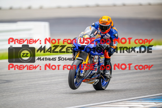 MaZZes_FotoMatrix_240702_6007705_8351 | WEISS