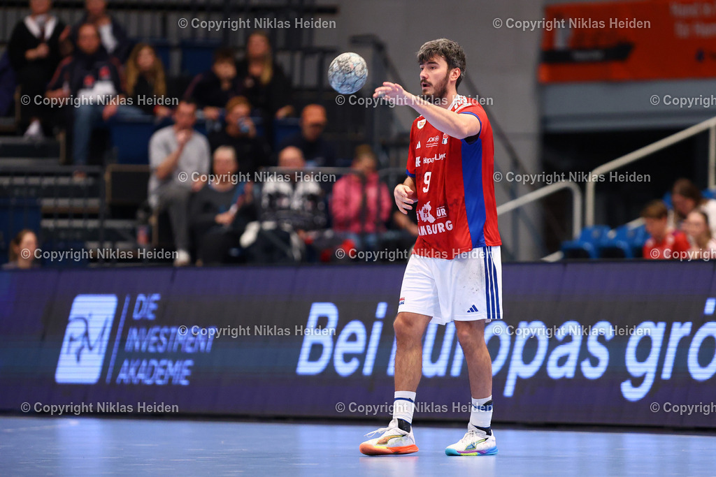 NH_HSVHamburg_GWDMinden_HandballBundesliga_14122025 | #9 Jacob Lassen (Handball Sport Verein Hamburg)Handball I Herren I Bundesliga (Daikin HBL) I Saison 2025-2026 I 17. Spieltag I Handball Sport Verein Hamburg - GWD Minden I 14.12.2025 I Sporthalle Hamburg