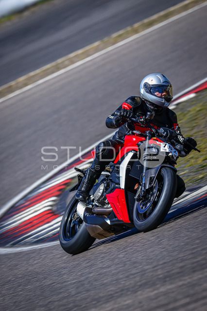 0762-260526NBR-032_762 | Deine Full-Service-Agentur für ✔️Videoproduktionen und ✔️Motorsportfotografie Jetzt Angebot anfragen!
