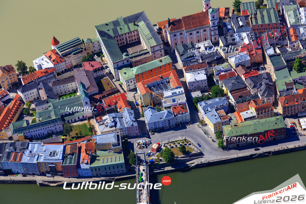 Die Luftaufnahme der Stadt Passau wurde 2017 vom Flugzeug heraus erstellt ( keine Drohne )- hohe Auflösung für beste Qualität