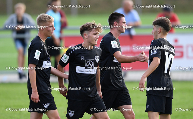 Fussball Verbandsliga 2020/2021: TSG Tuebingen - VfB Stuttgart U 19 | Fussball Verbandsliga / A Junioren Bundesliga Sued  2020/2021    18.08.2020Testspiel;TSG Tuebingen - VfB Stuttgart U 19JUBEL VfB Stuttgart; Julian Kudala, Lukas Laupheimer, Marcel Streit klatscht Elion Mahmuti (v.li.)FOTO: ULMER PressebildagenturxxNOxMODELxRELEASExx