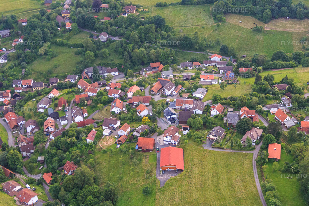 Luftbild: Dorfansicht aus Westen im Ortsteil Brombach in Eberbach im Bundesland Baden-Württemberg in Deutschland. Foto: IMG_089506.jpg vom 10.06.2016 durch Werner Riehm/FLY-FOTO.de