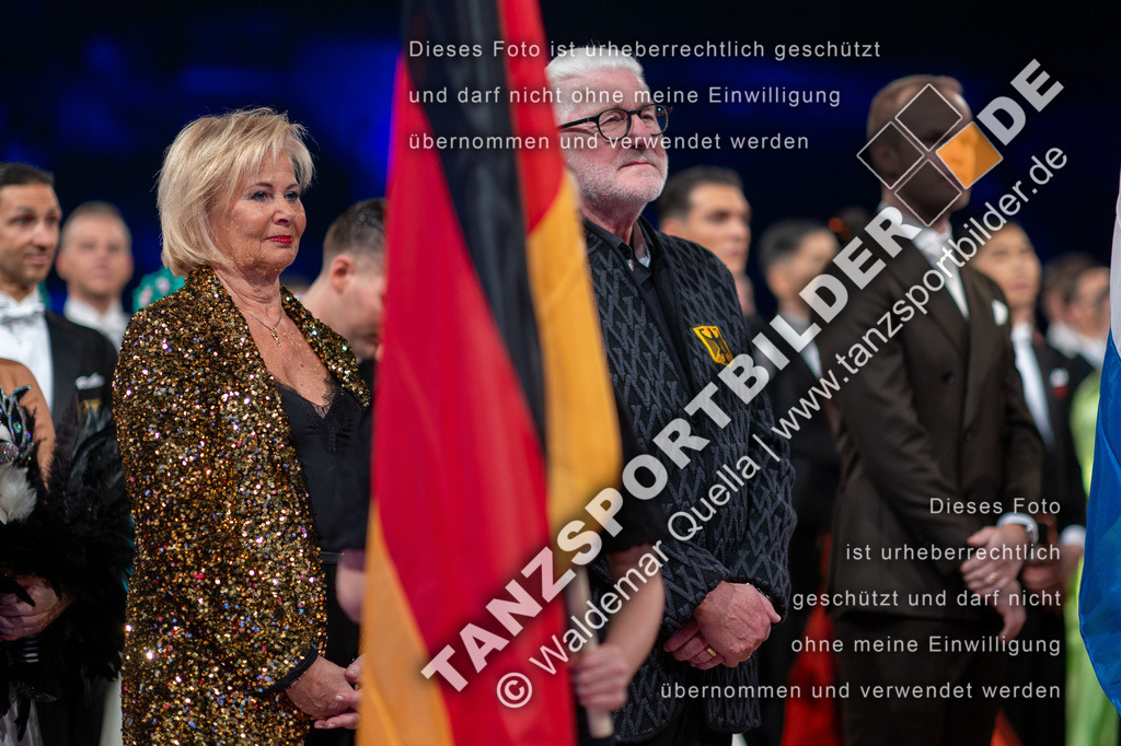 20251206-02197 | Hier finden Sie Tanz Bilder vom Latein und Standard Formationen tanzen. Sportbilder vom Tanzsport. Schöne Fotos und von Weltmeisterschaft, Europameisterschaft, Bundesliga, Regionalliga, Oberliga und Landesliga sowie von GOC Stuttgart, DanceComp, WM Bremen