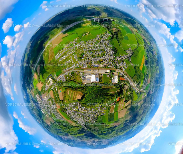 Bestwig240590416Nuttlar | Luftbild, Wohngebiet Ortsansicht Nuttlar und Bundesstraße B7 mit Gewerbegebiet Vermeer Deutschland GmbH, Eisenbahnlinie, oben die Autobahn A46 mit Talbrücke Nuttlar, Erdkugel, Fisheye Aufnahme, Fischaugen Aufnahme, 360 Grad Aufnahme, tiny world, little planet, fisheye Bild, Nuttlar, Bestwig, Sauerland, Nordrhein-Westfalen, Deutschland