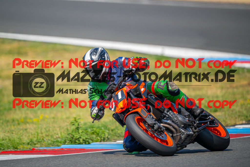 MaZZes-Fotomatrix-20260805-520209 | R1