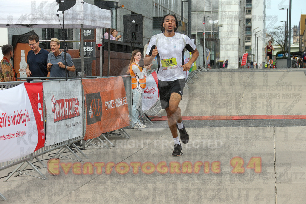 250920_1319_EX1_4029 | Sportfotografie im Rhein-Sieg Kreis, Köln, Bonn, NRW, Rheinland Pfalz, Hessen, etc. Unser Tätigkeitsfeld umfasst den Laufsport vom Volkslauf über den Marathon, Duathlon, Triathon bis zum Ultralauf wie Kölnpfad Ultra oder Schindertrail.