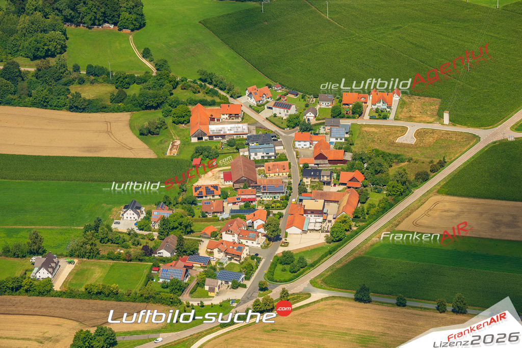 Luftaufnahme von Ursensollen - Die Luftaufnahme wurde 2025 vom UL-Flugzeug heraus erstellt ( keine Drohne ) - Hochauflösende Luftaufnahme - für professionelle Ausdrucke geeignet. Die Geschenkidee !Mit Lizenz und Bildrechte bestellbar