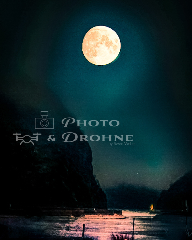 Loreley in der Nacht bei Vollmond-011131 | Kunstfoto: Die Loreley in der Nacht bei Vollmond. - Realisiert mit Pictrs.com