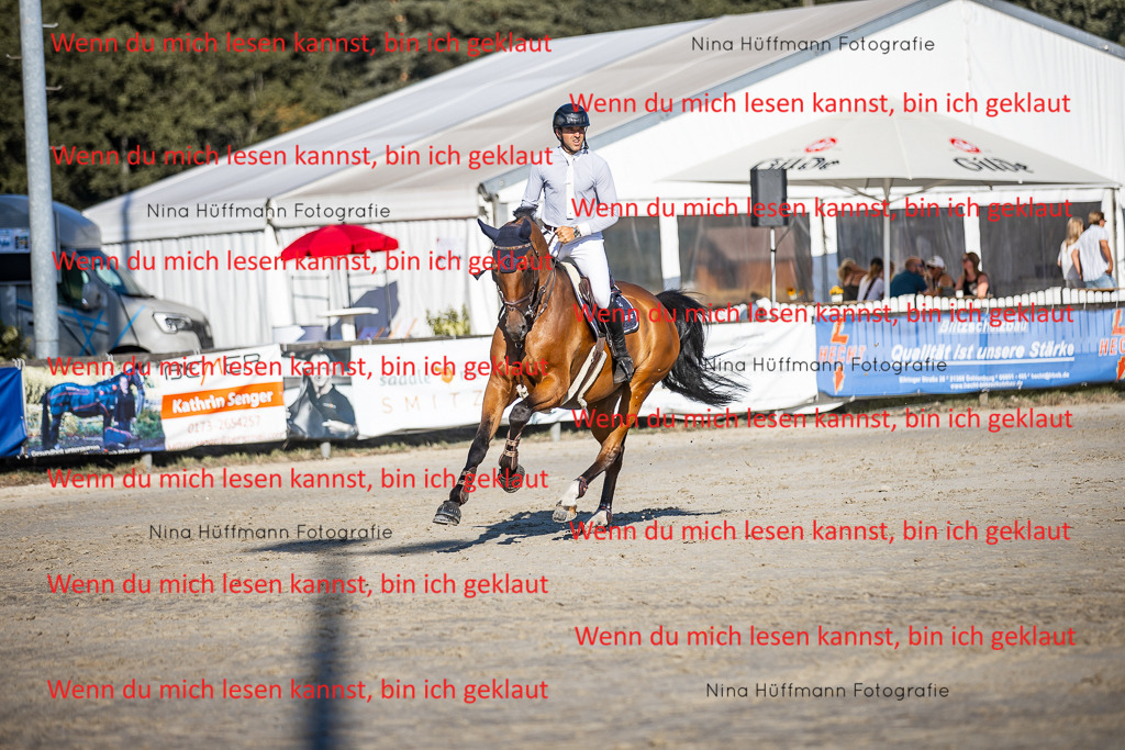 BK1A8645 | Turnierbilder Turnierfotos Nina Hüffmann Turnierfotografie Pferdefotografie Tierzeichnung Haustierzeichnung Pferdezeichnung Hundezeichnung Videograf  - Realisiert mit Pictrs.com