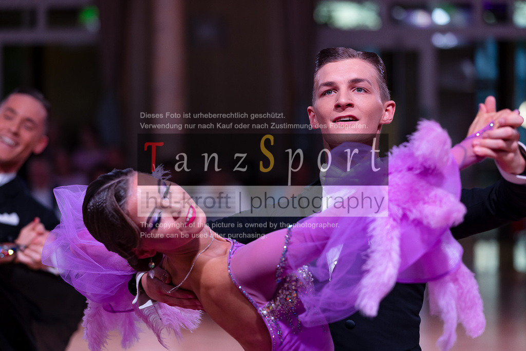 20240706_WDSF_RS_Std_11196 | Tanzsportbilder, Standardtanz, Lateintanz, WDSF, DTV, LTVB, dancecomp, goc, hessen tanzt, blaues band der spree, walzer, tango, wiener walzer, slowfox, quickstepp, samba, rumba, cha-cha-cha, paso doble. jive, hd-kroft photography, turniertanzsport