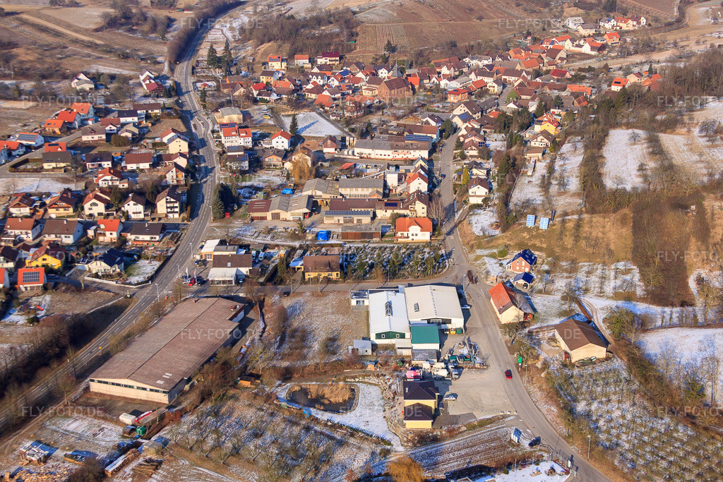 Luftbild: Professor-Hubbuch-Straße im Ortsteil Neuenbürg in Kraichtal im Bundesland Baden-Württemberg in Deutschland. Foto: IMG_48764.jpg vom 06.02.2012 durch Werner Riehm/FLY-FOTO.deAuflösung des Originals: 4752 x 3168 px