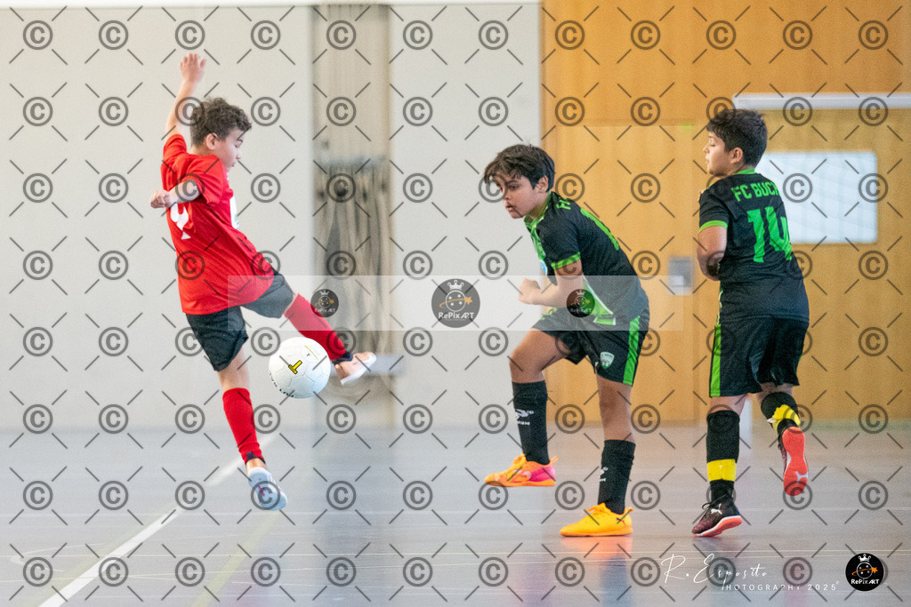 20251129_FCR-Hallenturnier-E_RAW-2_022-21 | Sport und Naturfotografie von Roberto Esposito zeigt echte Momente Bewegung und die Schönheit der Natur. Ausdrucksstarke Bilder schaffen Emotionen.
