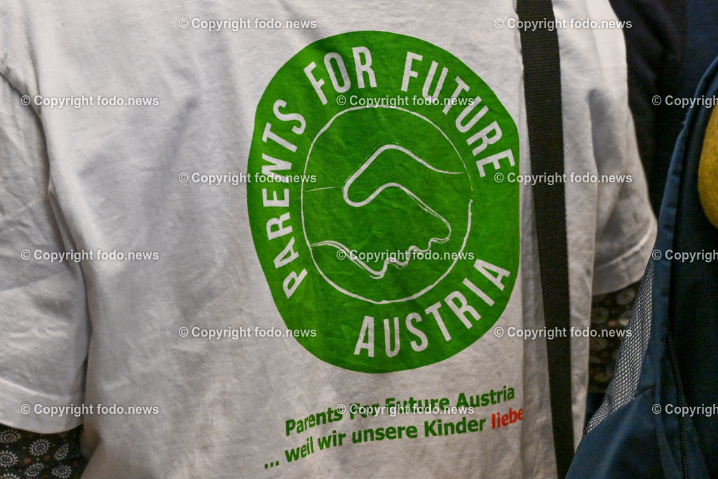 Linz_ Vorstellung Masterplan Digitaluni_ Univiertel_ 17.04.2024-21 | 17.04.2024, Johannes Kepler Universitaet Linz, AUT, Vorstellung Masterplan Digitaluni, Univiertel im Bild Besucher der Veranstaltung