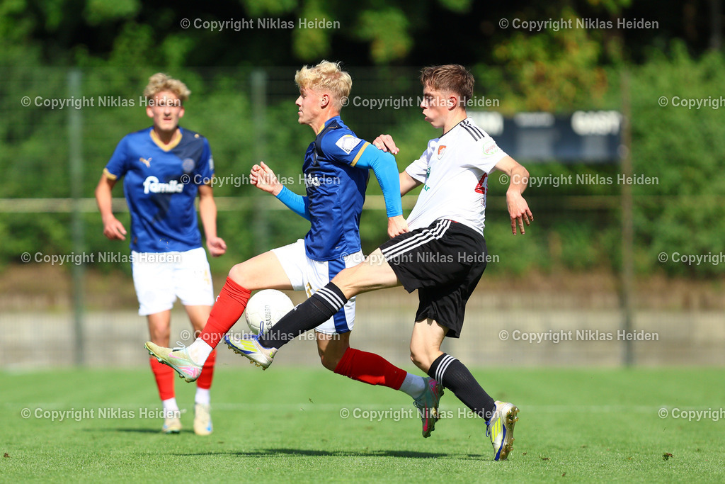 NH_HolsteinKielU23_KaltenkirchenerTS_FlensOberliga_14092025 | #34 Luca Prasse (Holstein Kiel U23), #26 Luis Eising (Kaltenkirchener TS)Fußball I Herren I Flens Oberliga I Saison 2025-2026  I 8. Spieltag I Holstein Kiel U23 - Kaltenkirchener TS I 14.09.2025 I Citti-Fußball-Park