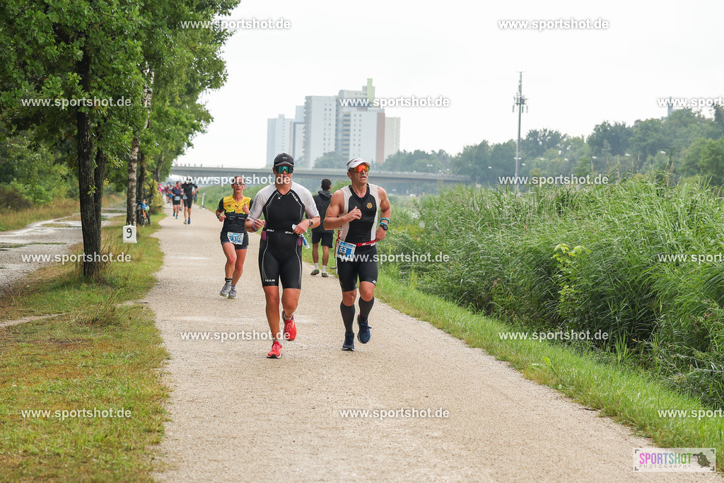 LUR_1738 | 34. M-net Erlanger Triathlon 2025 #erlangertriathlon  #mnettriathlon2025 #mnettriathlon #team #olympischedistanz #mitteldistanz #triathlon #maindonaukanal  #erlangertriathlon2025 #yourpictrs #tv1848 #tv1848erlangen  #triathlonbayern #sportinerlangen #demsportverbunden #sportshot_your_pictrs Copyright: www.sportshot.de