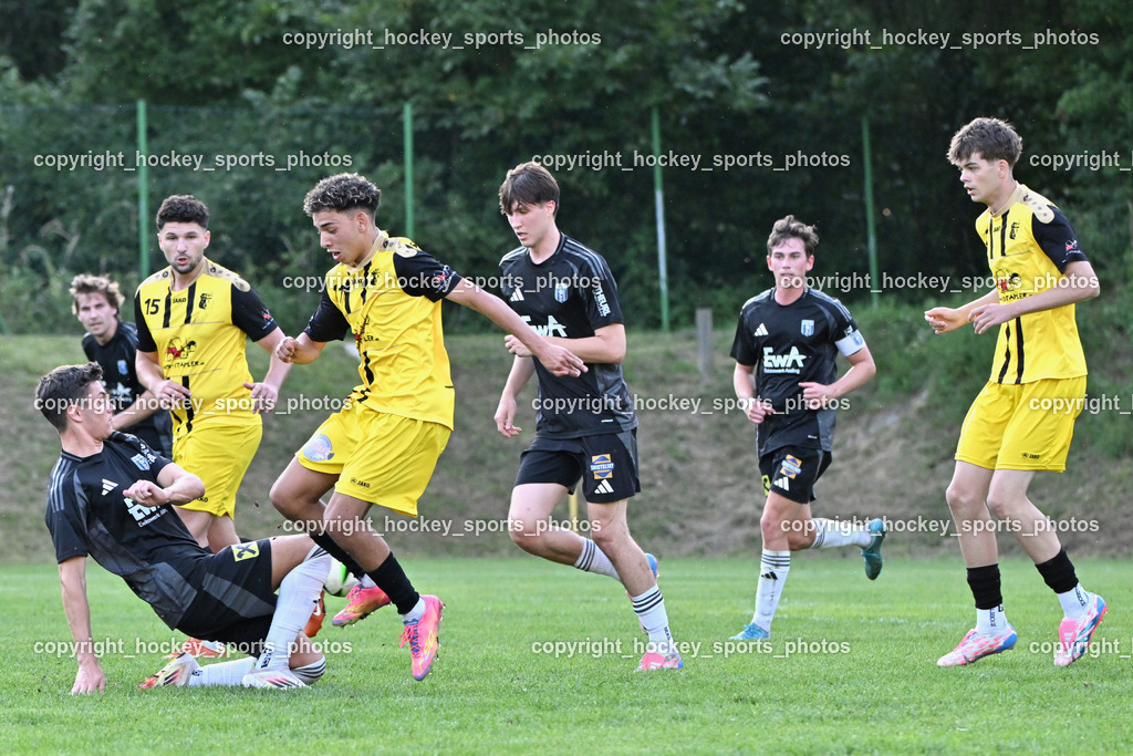 SV Arnoldstein vs. URC Thal Assling | #15 Dardan Kameraj SV Arnoldstein, #11 Mohamed Oumghar SV Arnoldstein, #13 Philipp Perfler Thal Assling, #10 Julian Jakob Moser Thal Assling, #8 Arnes Sacic SV Arnoldstein, SV Arnoldstein vs. URC Thal Assling, SV Arnoldstein vs. URC Thal Assling am 09.08.2025 in Arnoldstein (Waldparkstadion Arnoldstein), Austria, (Photo by Bernd Stefan)