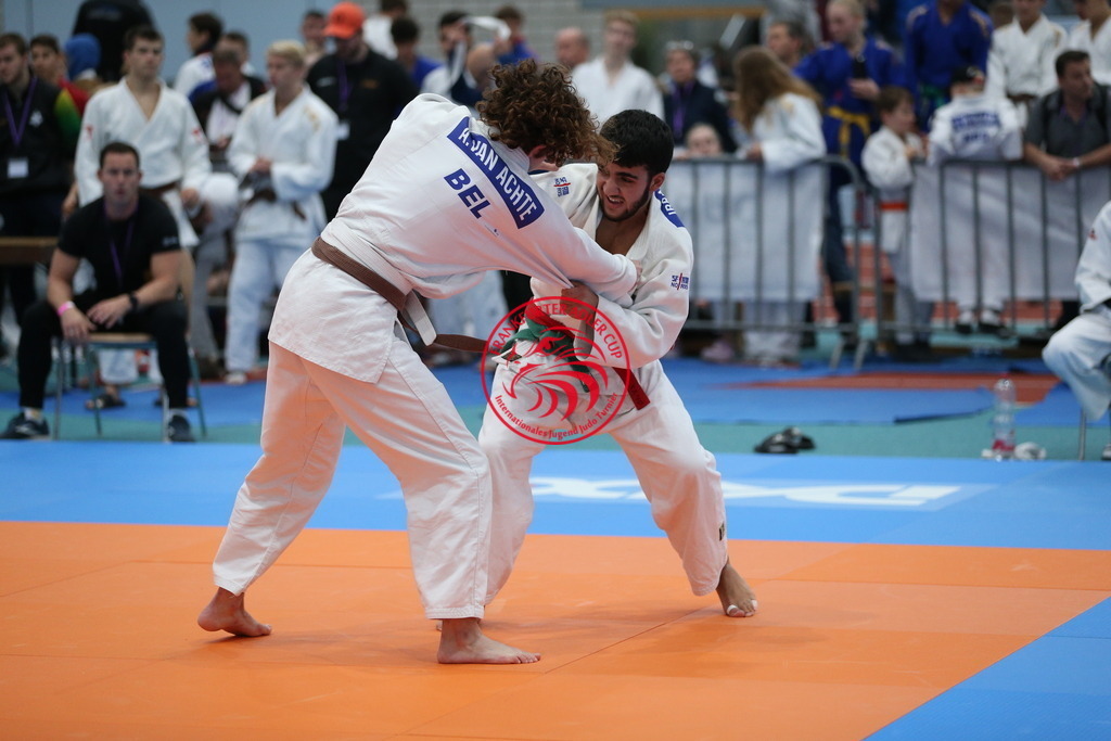 AT3Y0613 | Fotos vom Adler Cup - Pictures from Adler Cup

Hier findet Ihr alle Eindrücke und großen Momente der Adler Cup Wochenenden. Here you will find all impressions and great moments of the Adler Cup weekends. - Realisiert mit Pictrs.com