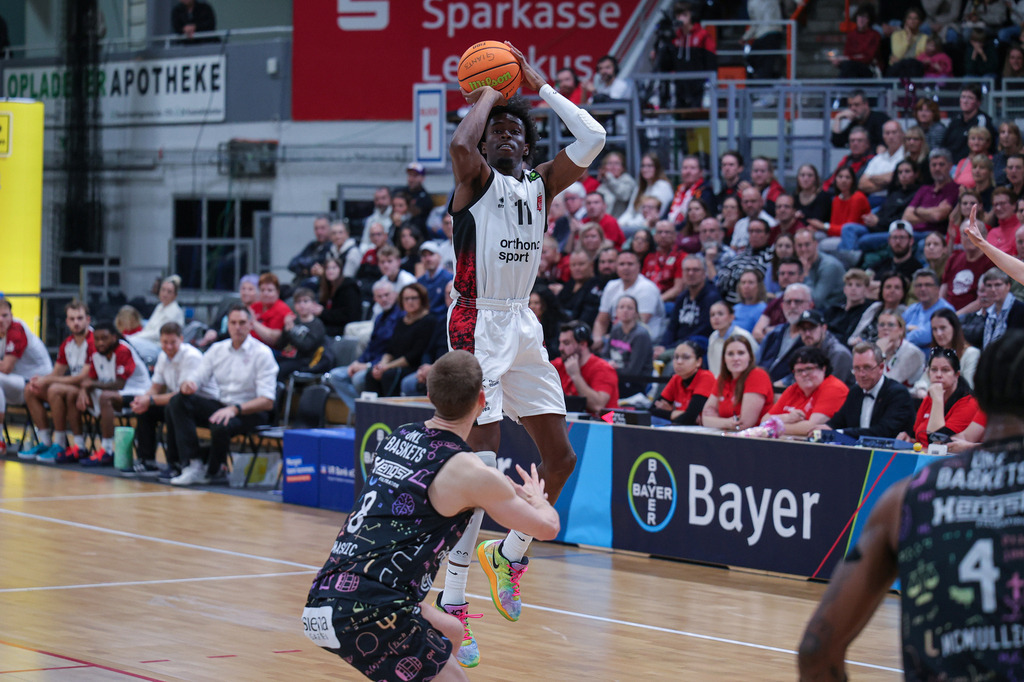 Pro A BAYER GIANTS vs Uni Baskets Münster-25 | Fotos von Basketballspielen aus dem Raum NRW fotografiert von Gero Mueller-Laschet und Daniel Schaefer - Realized with Pictrs.com