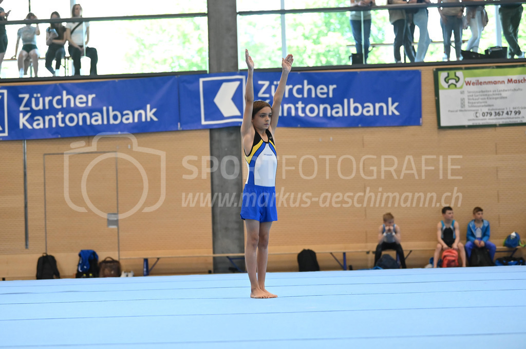104. Zürcher Kunstturnertage Neftenbach - 14. May 2022 | 104. Zürcher Kunstturnertage Neftenbach
Turnhalle Ebni, Neftenbach
Programm 3/4 (P3/P4)
Bild: Sportfotografie Markus Aeschimann | www.markus-aeschimann.ch - Realisiert mit Pictrs.com