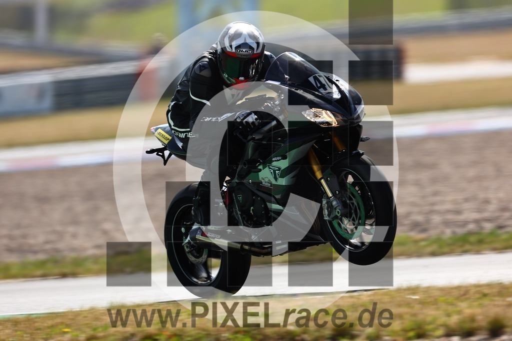 0047-20240726_00656 | Schöne Erinnerungen an spannende Momente - das festzuhalten ist unser Job. PIXELrace.de ist seit 2003 auf den Rennstrecken Europas unterwegs um die Action draußen beim Fahren und die wunderbare Stimmung imm Fahrerlager für euch einzufangen.