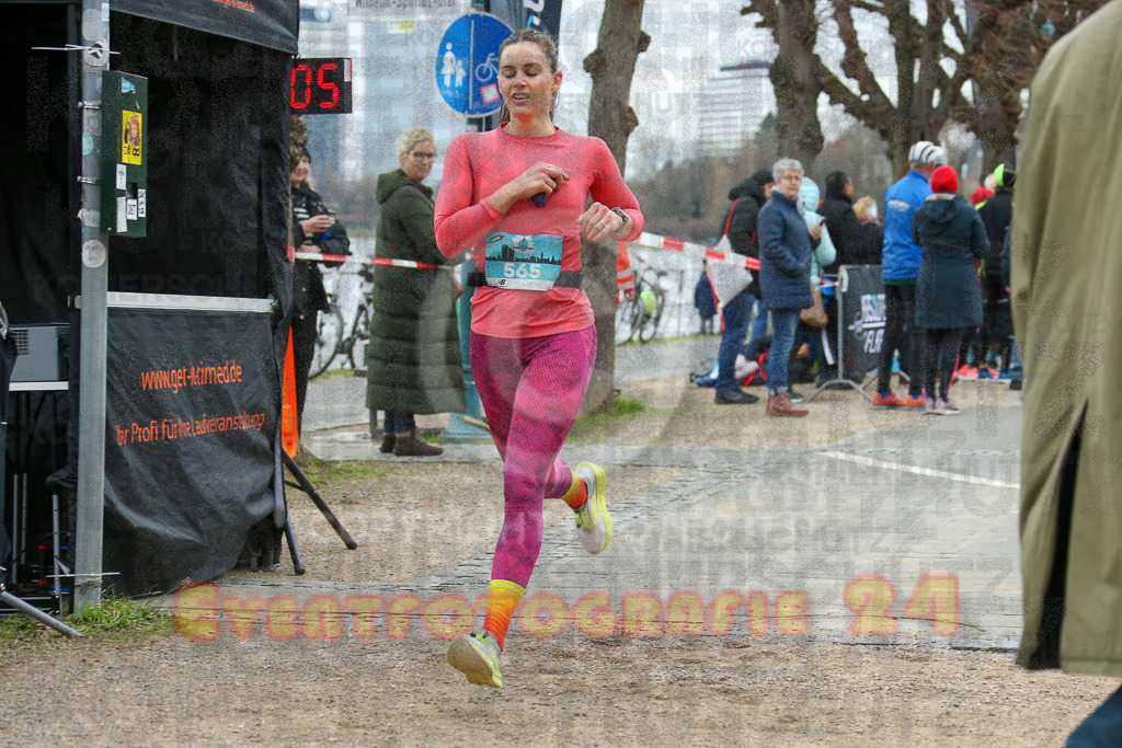 231231_1154_EX1_4490 | Sportfotografie im Rhein-Sieg Kreis, Köln, Bonn, NRW, Rheinland Pfalz, Hessen, etc. Unser Tätigkeitsfeld umfasst den Laufsport vom Volkslauf über den Marathon, Duathlon, Triathon bis zum Ultralauf wie Kölnpfad Ultra oder Schindertrail.