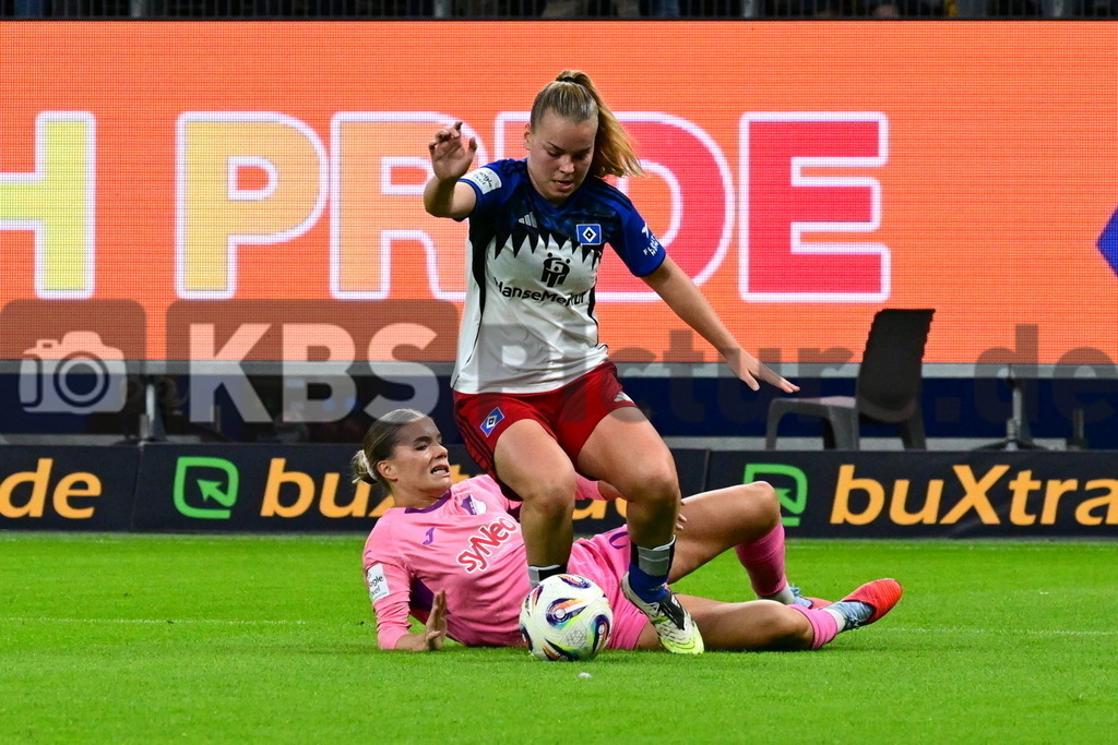 KBS Picture_HSV-Hoffenheim_Frauen_021 | v.v. Stoldt Svea (HSV Frauen) , Cerci Selina (TSG Hoffenheim Frauen) ,Sportplatz :  Volksparkstadion, - Realisiert mit Pictrs.com