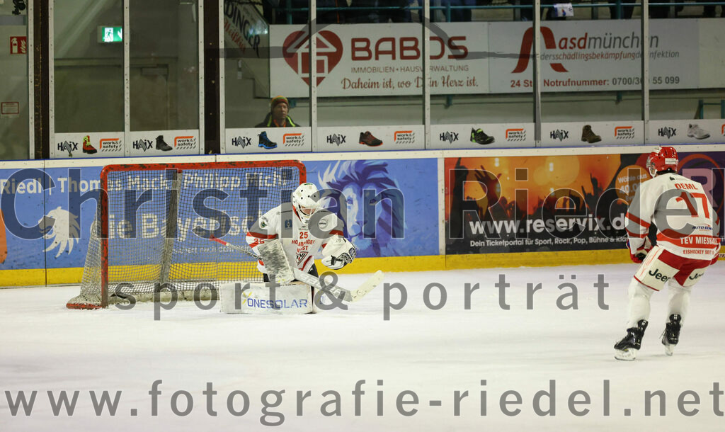 2023-03-10_042_TSV_Erding_gegen_TEV_Miesbach | Erding, Deutschland, 10.03.2023:
Eishockey, Bayernliga Playoffs 2022 / 2023, Halbfinale, TSV Erding gegen TEV Miesbach, Endergebnis: 2:0

Foto: Christian Riedel / fotografie-riedel.net