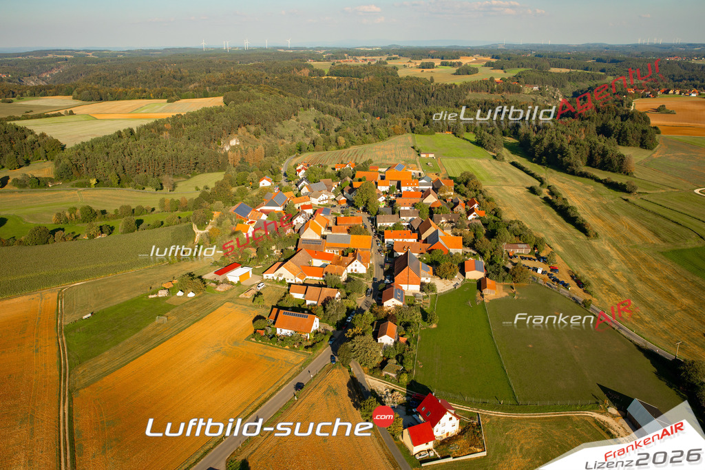 Das Luftbild zeigt : Großziegenfeld Weismain - Die Luftaufnahme wurde 2023 vom UL-Flugzeug aus erstellt ( keine Drohne ) - Hochauflösende Luftaufnahme - Für grossformatige Ausdrucke geeignet. Die Geschenkidee !Mit Lizenz und Bildrechte bestellbar