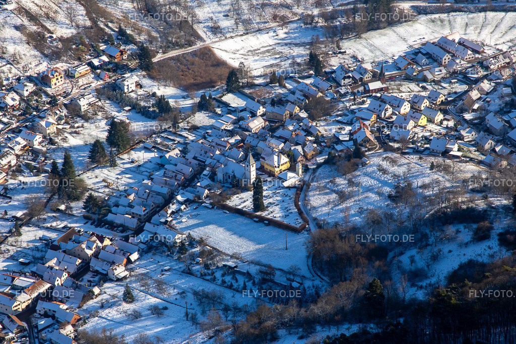 Kirche im Winter bei Schnee | Luftbild: Kirche im Winter bei Schnee in Dernbach im Bundesland Rheinland-Pfalz in Deutschland. Foto: IMG_139885.jpg vom 20.01.2024 durch ©2025 Werner Riehm fly-foto.de/copyright - Realisiert mit Pictrs.com