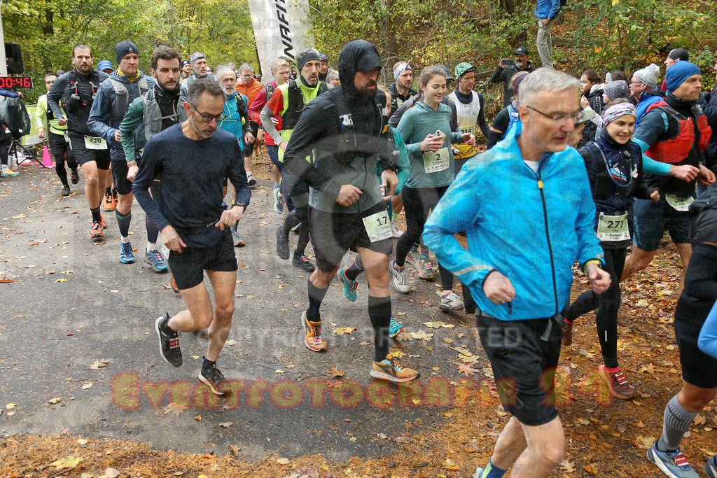 251026_1002_EX1_9672 | Sportfotografie im Rhein-Sieg Kreis, Köln, Bonn, NRW, Rheinland Pfalz, Hessen, etc. Unser Tätigkeitsfeld umfasst den Laufsport vom Volkslauf über den Marathon, Duathlon, Triathon bis zum Ultralauf wie Kölnpfad Ultra oder Schindertrail.