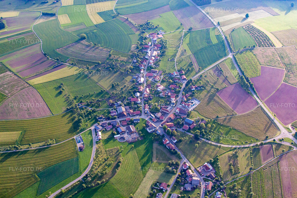 Luftbild: Ortsansicht der Straßen und Häuser der Wohngebiete im Ortsteil Balsbach in Limbach im Bundesland Baden-Württemberg in Deutschland. Foto: IMG_66317.jpg vom 30.05.2014 durch Werner Riehm/FLY-FOTO.de
