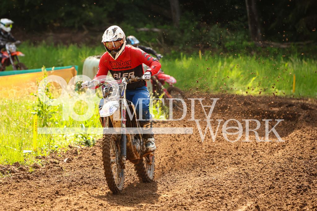 5E6A3482 | 989 MEDIAWORK